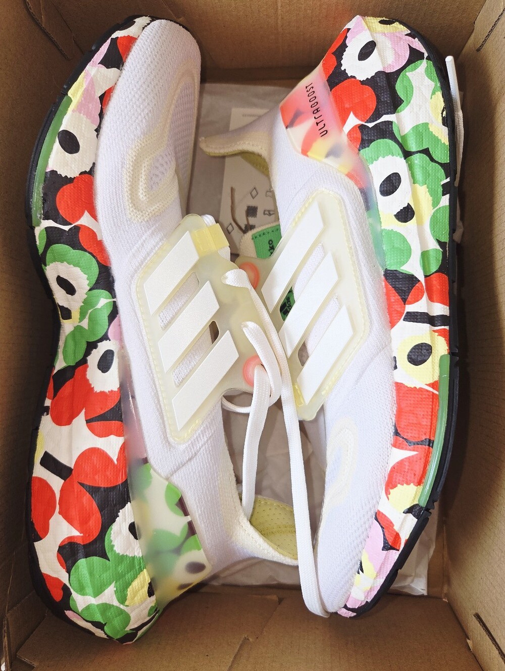 Sneakers - Adidas Ultraboost 22 Women's x Marimekko – White/Black/Color 7.5